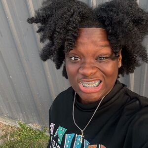 Meet your Posher, Carlisha